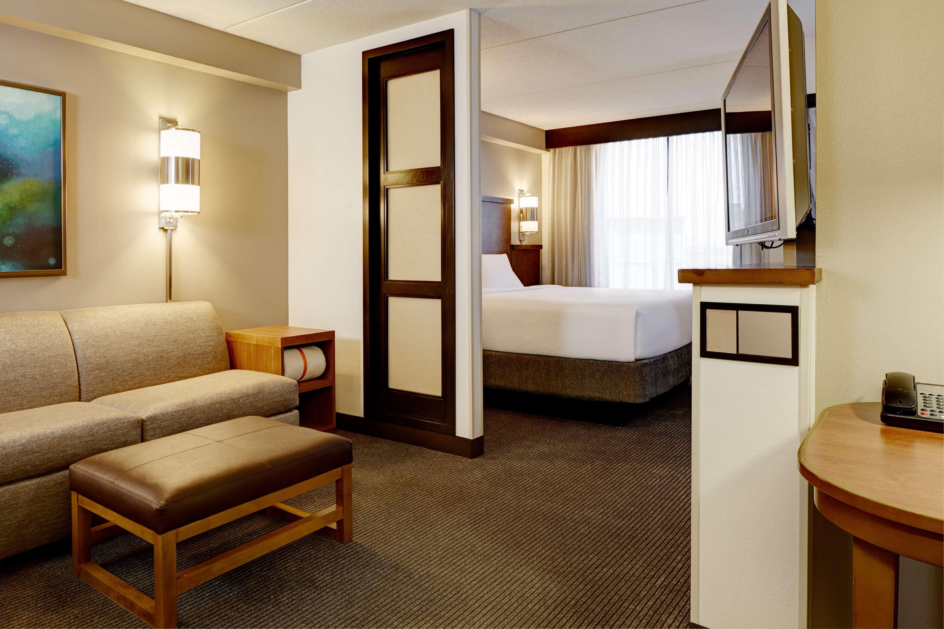 Hyatt Place Dallas North By The Galleria Адисън Екстериор снимка