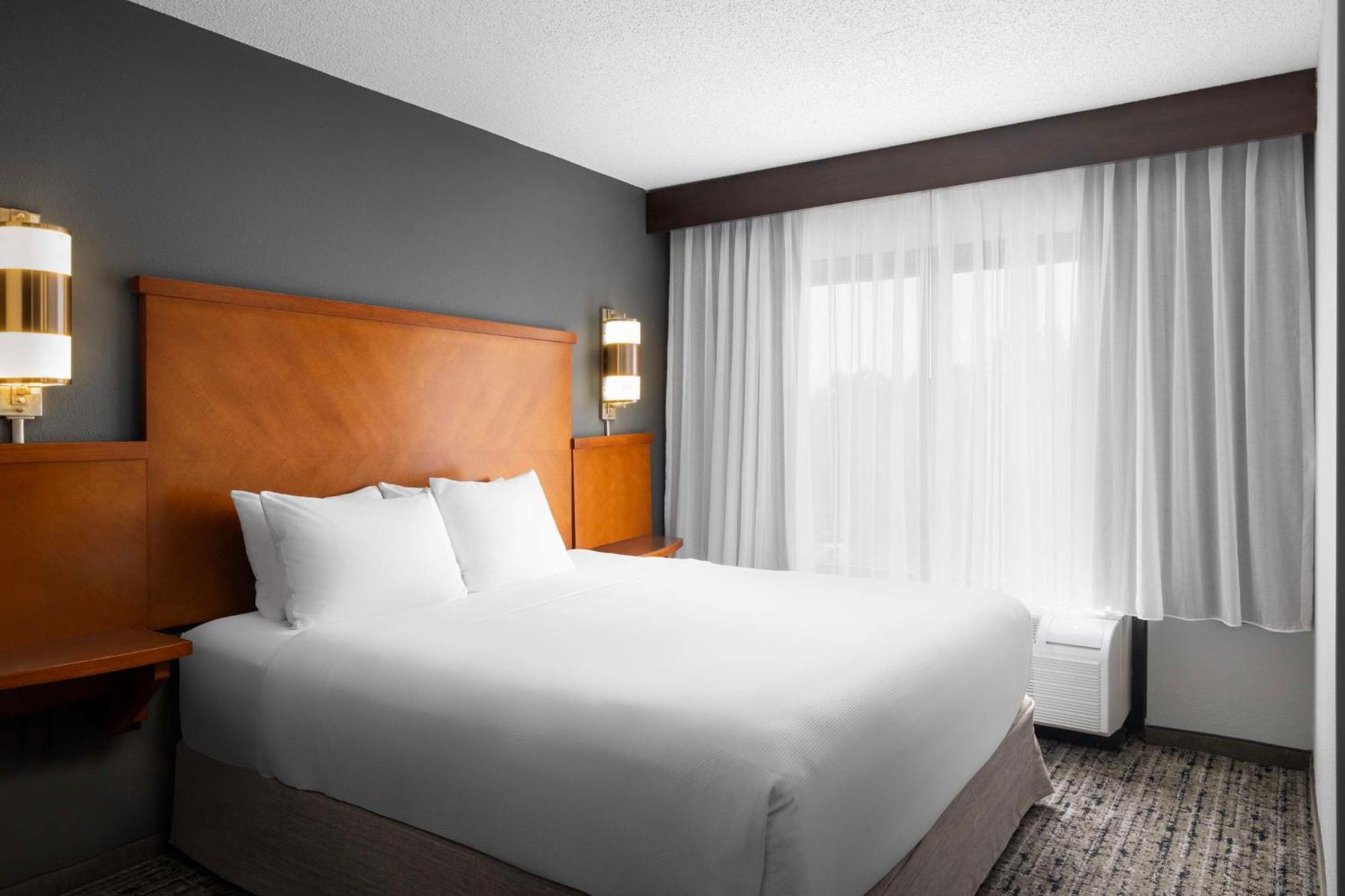 Hyatt Place Dallas North By The Galleria Адисън Екстериор снимка