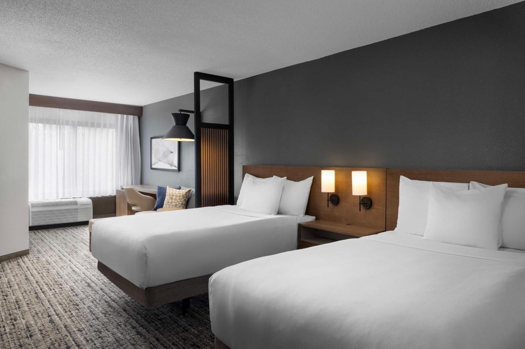 Hyatt Place Dallas North By The Galleria Адисън Екстериор снимка