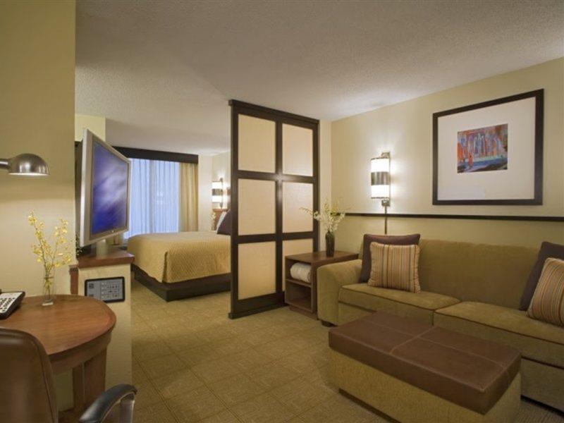 Hyatt Place Dallas North By The Galleria Адисън Екстериор снимка